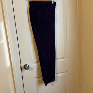 Denim jeans in purple. Slim leg